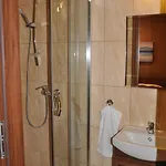 B&B Palac Parkowy W Parnowie 코워브제크