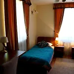 Palac Parkowy W Parnowie B&B 코워브제크