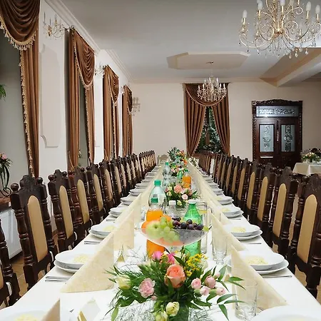 Bed & Breakfast Palac Parkowy W Parnowie *