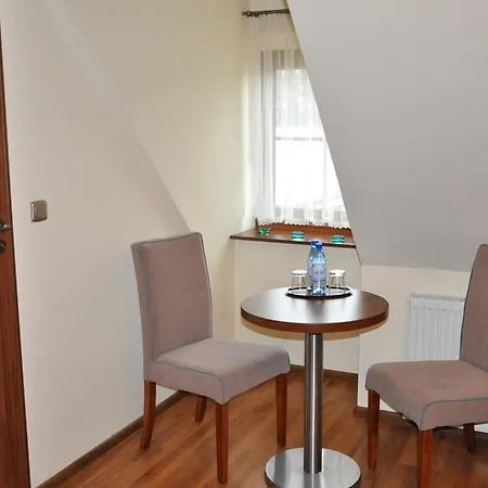 Palac Parkowy W Parnowie Bed & Breakfast