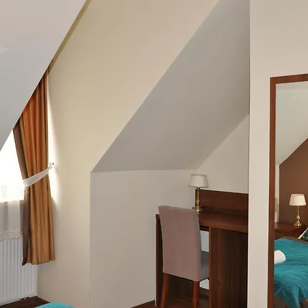 Palac Parkowy W Parnowie Bed & Breakfast