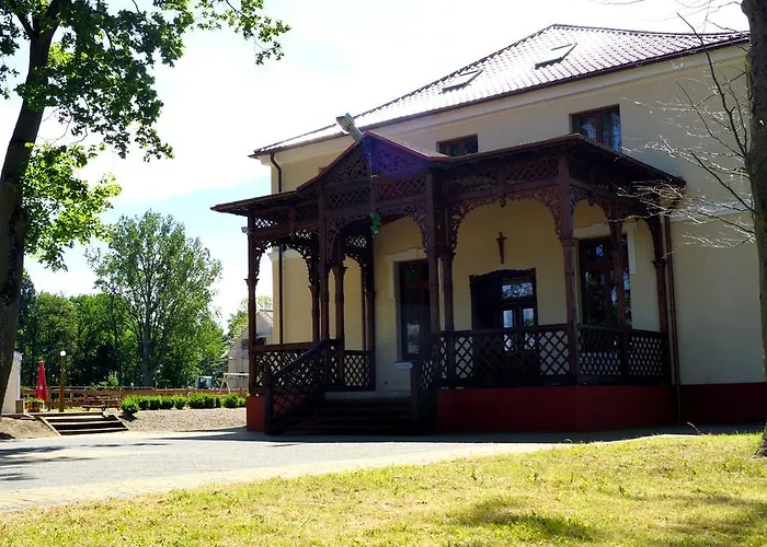 Palac Parkowy W Parnowie * קולובז'ג